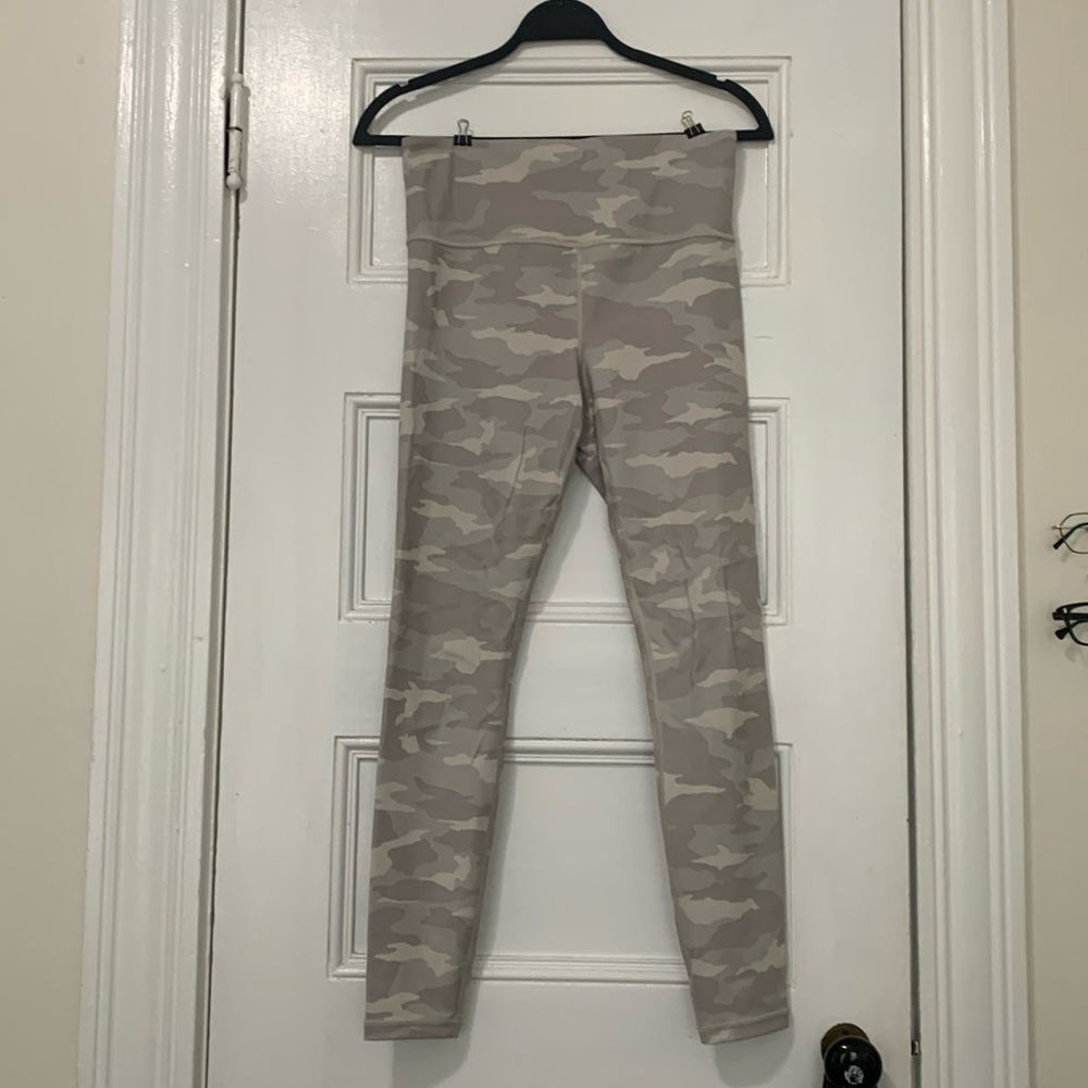 Athleta Elation 7/8 Legging - Tall Medium